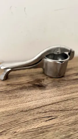 Handheld Stainless Steel Citrus Juicer / Lemon Squeezer