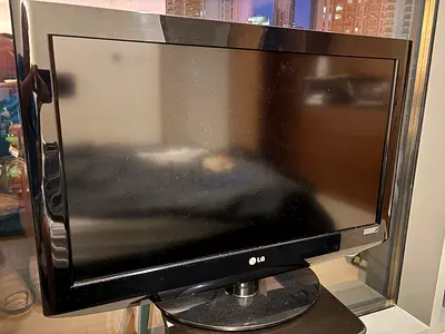 LG 32” LCD TV - Excellent Working Condition - AED 200 (Negotiable)