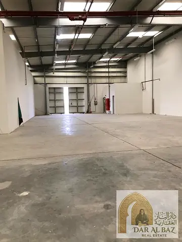 Warehouse for annual rent in the new Hanu Al-Sabkha area, 1400 sq ft, supplied with water and electricity.