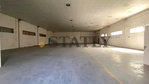 Spacious High Power Warehouse with Large Garage