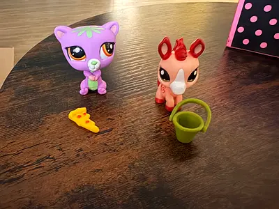 Littlest Pet Shop Figures with Accessories - Set of 2