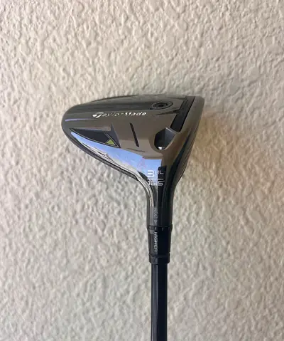 TaylorMade Qi35 16.5° 3 hy brid - Good Condition