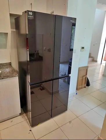 Hisence franch door side by side refrigerator bottom freezer