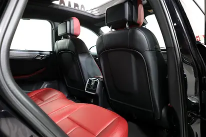 2020 Porsche MACAN thumbnail 18