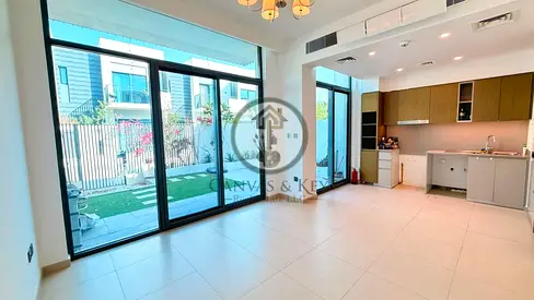 CLOSE TO POOL | VACANT | MULTIPLE OPTION
