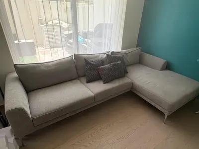L shaped sofa (right) in perfect condition