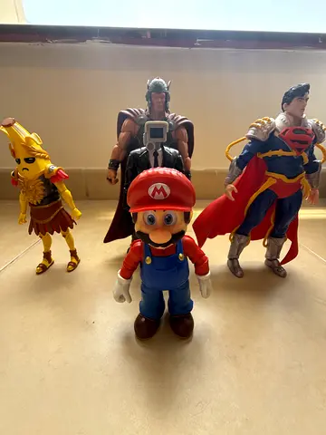 THOR, SUPER BOY, KING PEELIE, and MARIO figures.