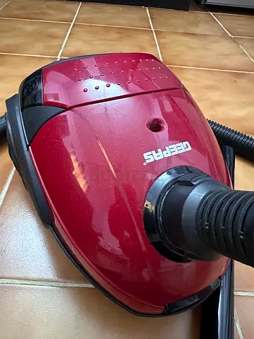 Geepas Vacuum Cleaner