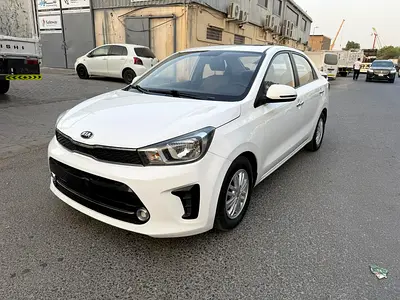 Kia Pegas 2021 GCC with sunroof revers camera