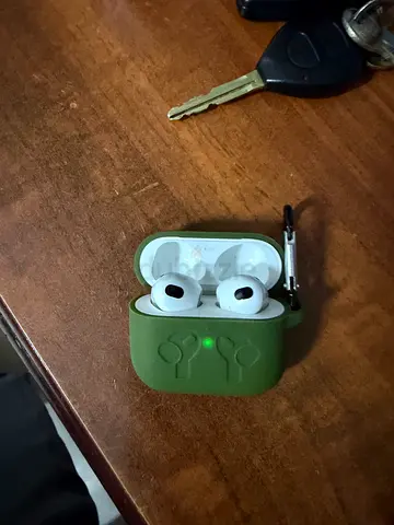Air pod 3 wireless earbuds with silicone protective case (works fine)