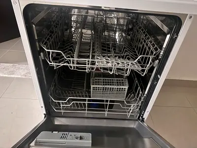 Used Built-in Dishwasher in Good Working Condition