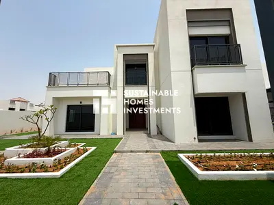 Corner Unit l Landscaped l Shaded Parking