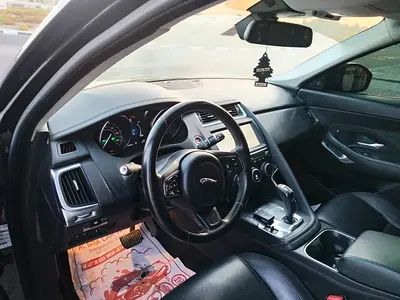 صورة مصغرة 2 لـ 2019 Jaguar E-PACE