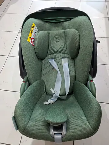 Cybex Cloud T with newborn inlay for AED 500