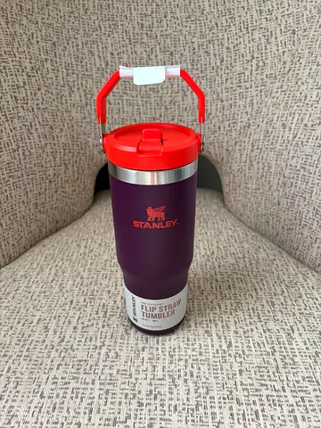 Brand New Stanley IceFlow Flip Straw Tumbler 20oz (0.59L) – Never Used