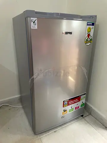 Single door 110L Geepas mini fridge - excellent condition 5 month used. 19 month warranty remaining