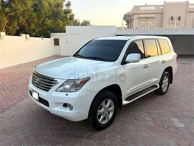 Lexus LX 570 Base 2011 | GCC Specs | Pristine Condition