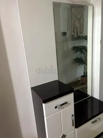 Wall-mounted Hallway Mirror with Small Storage Drawers