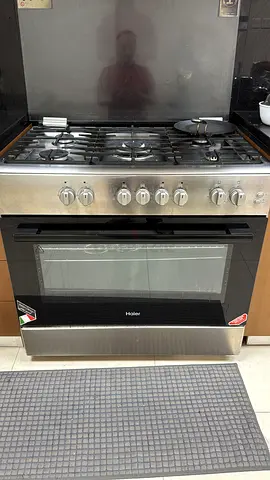 Stainless Steel Haier 5-Burner Gas Oven Range - Good Condition