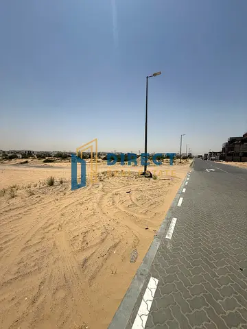 A plot of land in Al-Hoshi in a prime location... close to Sharjah Mosque, with convenient installment plans.