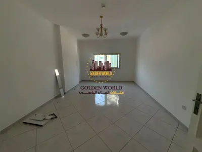 📍 Al Majaz 3 – Sharjah A fully renovated two-bedroom apartment is available for rent in Al Majaz 3. It offers a spacious layout, open views, and a pr