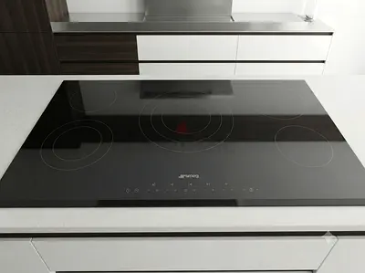 SMEG Brand New Built-in Electric Hob 90cm – Premium Italian Design