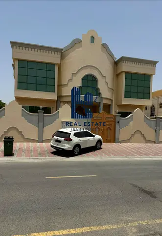 Luxurious 8 Master Bedroom Villa | Basement | Spacious Layout