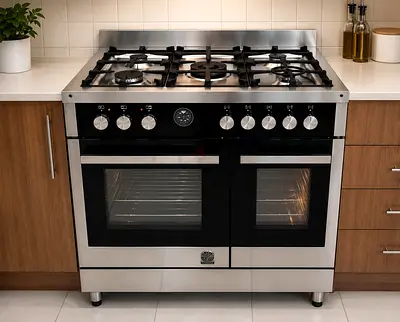 La Germania Top Gas and dual Electric Oven 90x60cm Excellent Condition Black Color