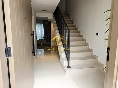 2 BR Townhouse for Rent Falcon Island Al Hamra Village.