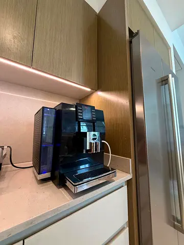 JURA Z6 Bean-to-Cup fully automatic coffee machine with frother