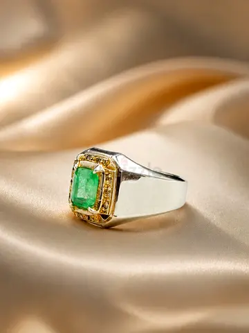 خاتم بحجر زمرد كولمبي طبيعي فخم - Luxury Natural Colombian Emerald Ring