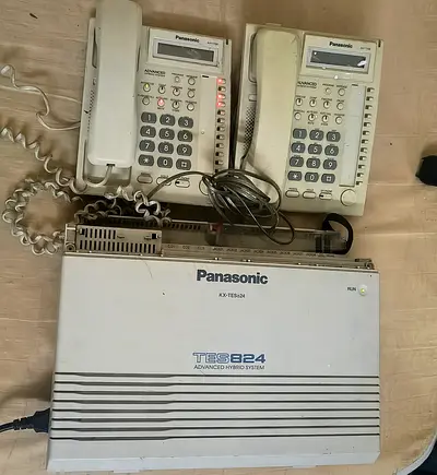 Panasonic KX-TES824 PABX Advanced Hybrid System with 2x KX-T7730 Proprietary Master Phones.