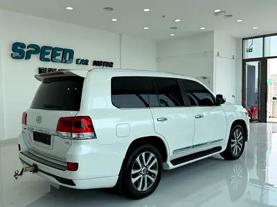 صورة مصغرة 9 لـ 2017 Toyota LAND CRUISER