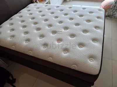 Queen-size mattress in excellent condition
