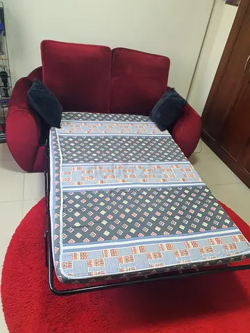 🛋️ Red Velvet Sofa Bed – ONLY 350 AED
Dropped to 250 AED