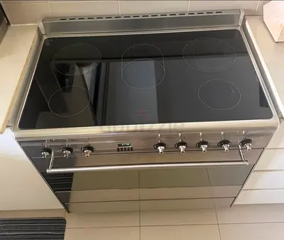 Smeg brand like new electric cooker new model 90/60,cm free delivery installation