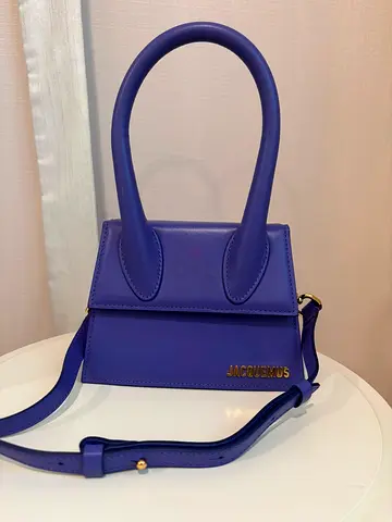 Jacquemus Le Chiquito Moyen bag