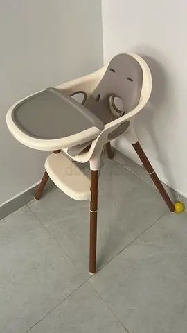 Mama ana Papa brand. Modern Baby High Chair with Removable Tray