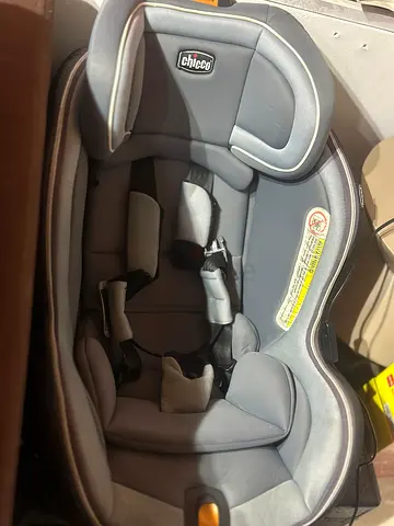 Chicco infant car seat - good used condition
