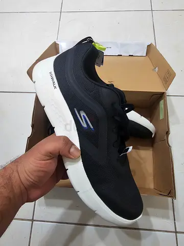 Skechers Men’s Black Go Walk Lightweight Sneaker - never used - size mentioned in pictures