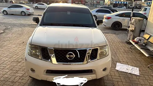 Nissan Pathfinder 2015 XE | GCC Specs | Well Maintained