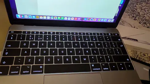 Apple MacBook Retina 12 (2017) – Like New | 8GB RAM | Free Premium Case Description Like new Apple