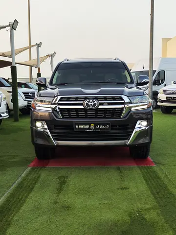 لاند كروزر-2021-GXR GRAND TOURING-V8-full option-bank finance-متاح تمويل بنكي جميع البنوك