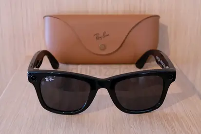 Ray-Ban Meta Smart Glasses – Never Used, Like New – Camera + Audio