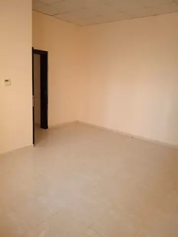 WE HAVE 1BHK APARTMENT NEAR ZULEKHA HOSPITAL JUST 28K