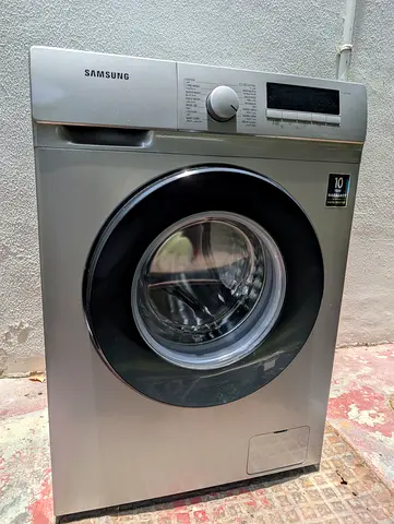 Samsung WW70T3020BS/GU 7Kg front load washing machine in a silver finish.It features Digital Inverte