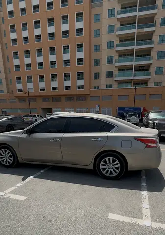 Nissan altima