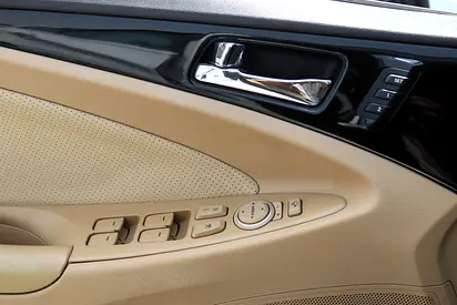 صورة مصغرة 13 لـ 2011 Hyundai SONATA