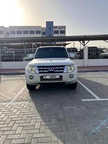 Mitsubishi Pajero 2014 GLS Medium Line | GCC Specs