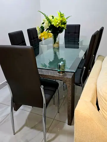 Glass Top Dining Table with 6 Black Chairs - Extremely good conditions